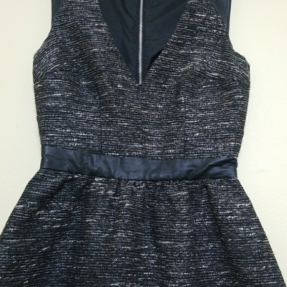 Formal party dress (just like new) - Picture 3 of 4